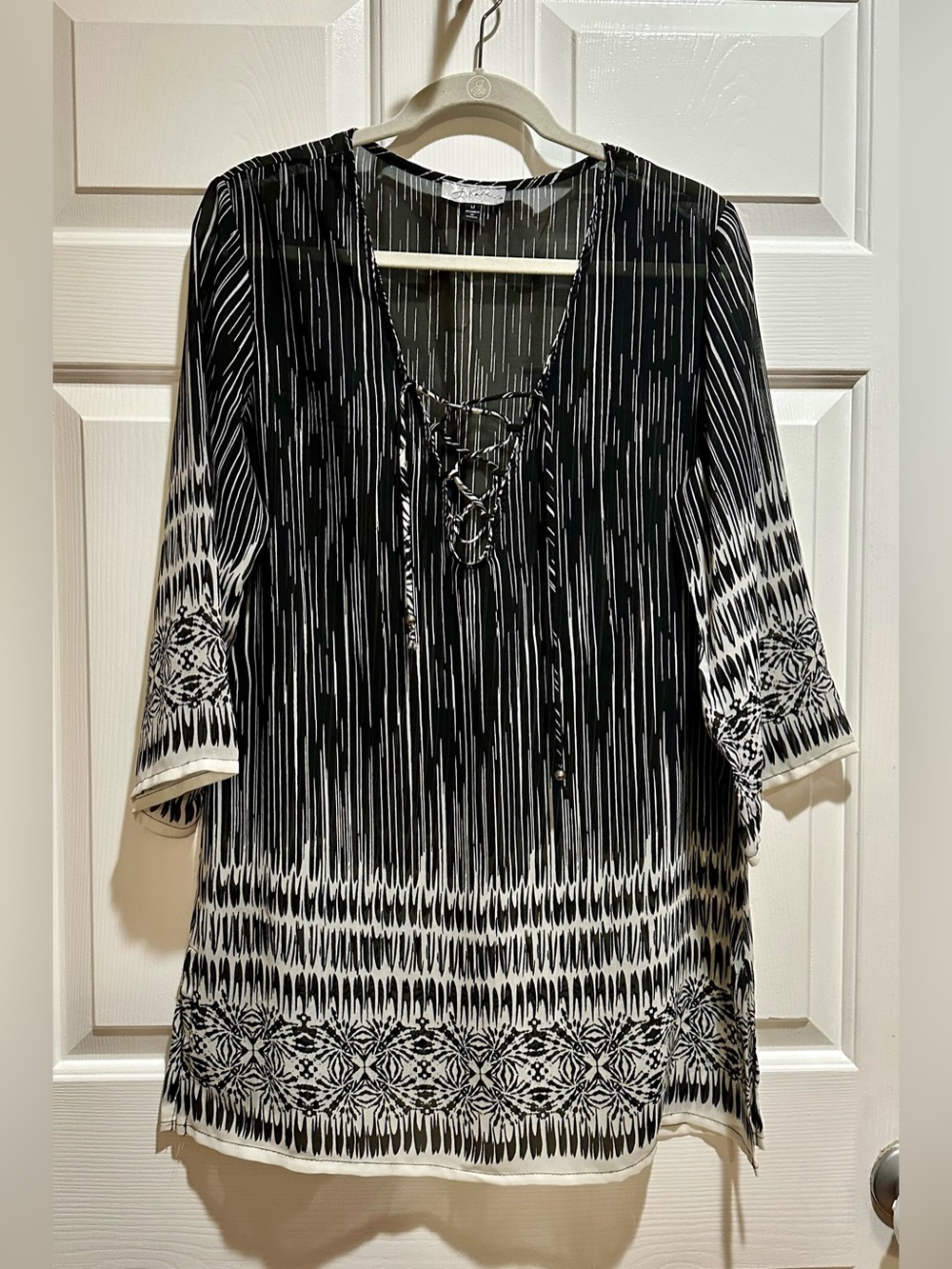 J. Valdi Black and Cream Sheer Lace Neck Tunic Coverup